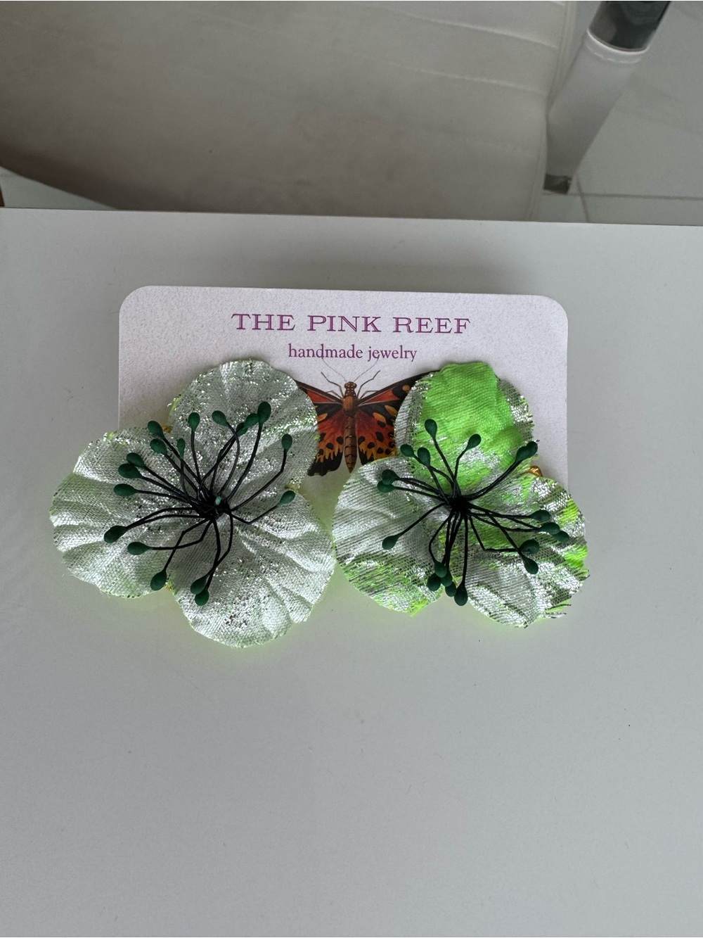 ANTHROPOLOGY THE PINK REEF Handmade Green Floral earrings 18k gold brass. NWT